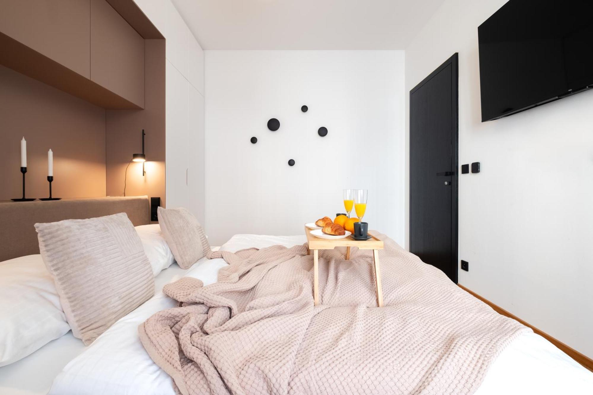 Days - Modern With Workspace - Quiet Area Apartamento Praga